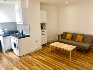 Living area - City Sparrow Pad 5 (London)