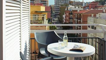 In-room safe, free WiFi