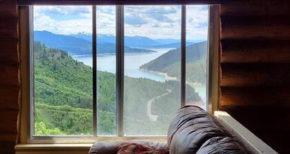 Classic log cabin with stunning views!