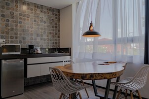 Ropa de cama de alta calidad, cubrecamas y escritorio 