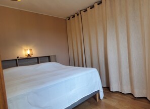 1 chambre, fer et planche à repasser, Wi-Fi