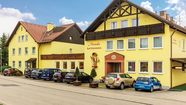 A yellow building with a sign reading "Morada Bad Wörishofen". - Morada Hotel Bad Wörishofen (Bad Woerishofen)
