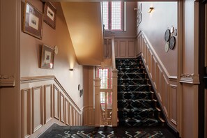 Interior - Hôtel Arago - Entrée autonome, réception en ligne - Encore Mieux (Orléans)