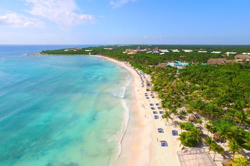 Private beach, white sand, sun-loungers, beach umbrellas
