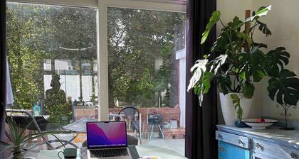 Center duplex flat with terrace by hospital UMCG