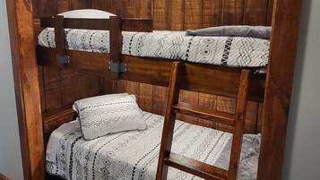 3 bedrooms, WiFi, bed sheets