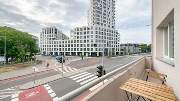 Familienapartment, 2 Schlafzimmer, Balkon, Stadtblick | Blick vom Balkon