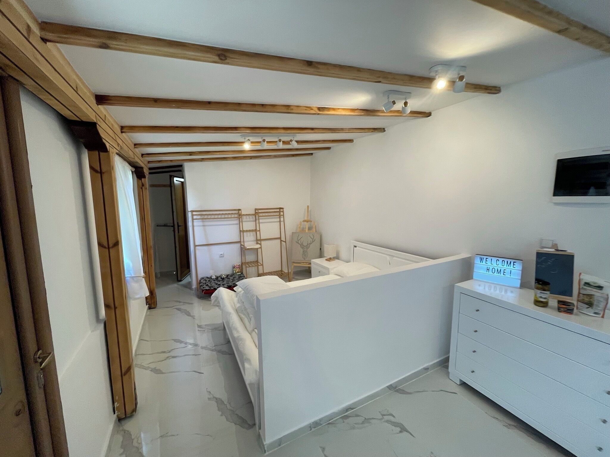 1 chambre, fer et planche à repasser, Wi-Fi gratuit, draps fournis