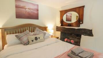 4 bedrooms, individually decorated, individually furnished, free WiFi