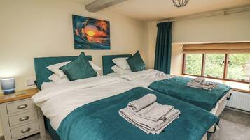 4 bedrooms, individually decorated, individually furnished, free WiFi