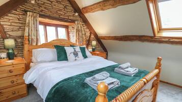 4 bedrooms, individually decorated, individually furnished, free WiFi