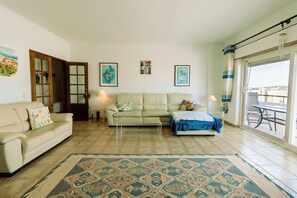TV, lareira, DVD player