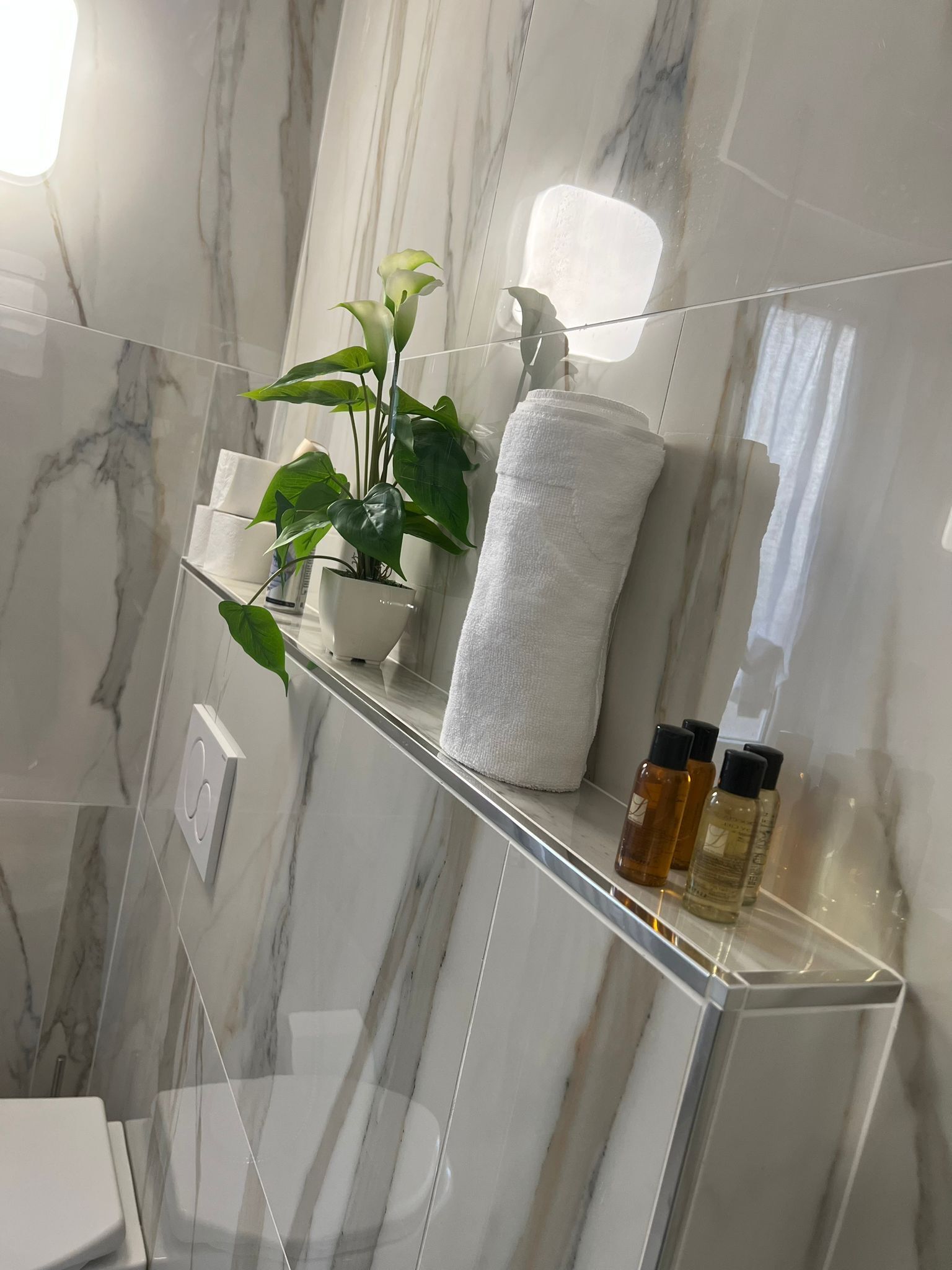 Doccia, asciugacapelli, bidet, asciugamani