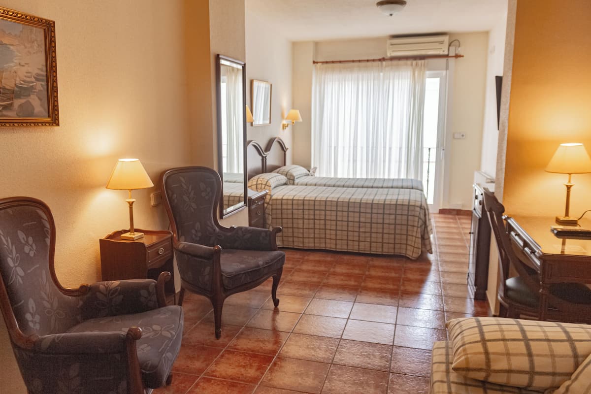 Chambre Double, 2 lits une place, vue ville, dans la tour