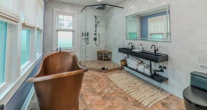 Otium Villa - Waterfront, intercoastal villa with a Spa-like feel.