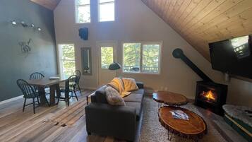 Televisor i llar de foc