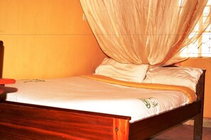 Kamar Single Standar | Meja kerja, tirai kedap cahaya, dan Wi-Fi gratis
