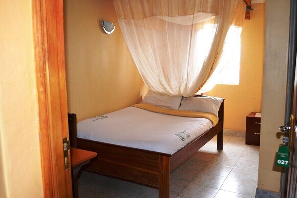 Standard Single Room | Desk, blackout drapes, free WiFi