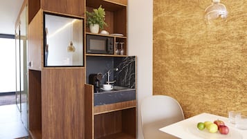 Doppia Comfort | Minibar con snack e bevande gratuite, una cassaforte in camera