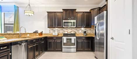 Casa, varias camas, acceso a la alberca (1415MV CG) | Cocina privada | Cafetera y tetera y tetera eléctrica