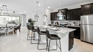 Unclassified image, 4 of 42, button - Windsor Island Luxe Villa w/ Pool/spa Near Disney (Davenport)