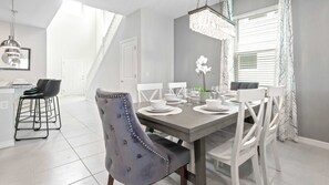 Casa, diversos llits, accés a la piscina, vistes a la piscina (1197AB WIR_01) | Servei de restauració