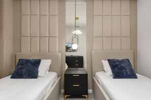 10 bedrooms, individually decorated, individually furnished, bed sheets