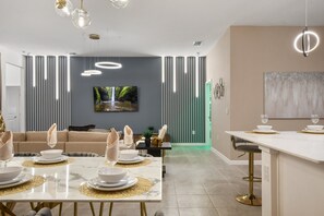 Casa, letti multipli, accesso alla piscina, vista piscina (231BD BV) | Ristoranti