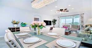 Apartment, Mehrere Betten, Balkon (1155) | 2 Schlafzimmer, individuell dekoriert, individuell eingerichtet