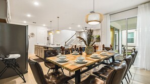 Dining - Solara Resort 6br Jurassic Pool Spa Villa Disney (Kissimmee)