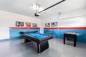 Game room - Luxe Champion's Gate Home w/ Pool, Spa, Gameroom (Davenport)