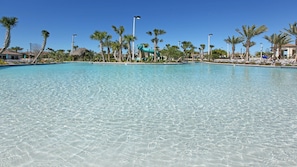 حمام سباحة