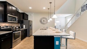 House, Multiple Beds, Pool Access (8894QL WAW_02) | Private kitchen | Coffee/tea maker