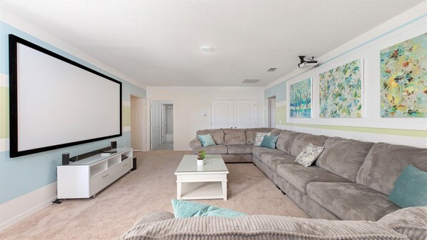 Rumah, Beberapa Tempat Tidur, akses ke kolam renang, pemandangan kolam renang (5227WW Solterra) | Area keluarga | Stasiun docking MP3