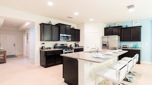 Huis, Meerdere bedden, toegang tot zwembad, uitzicht op zwembad (5227WW Solterra) | Privékeuken | Een koffiezetapparaat/waterkoker