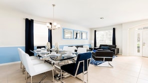 House, Multiple Beds, Pool Access, Pool View (2607DV WH) | Dining