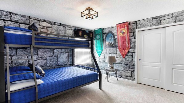 House, Multiple Beds, Pool Access (8872BC WAW)