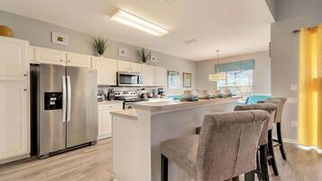 House, Multiple Beds, Pool Access, Pool View (7797BC WH) | Private kitchen | Coffee/tea maker, electric kettle