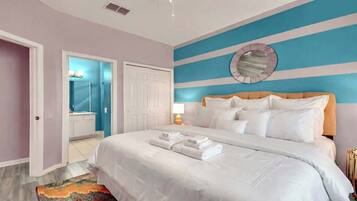 House, Multiple Beds, Pool Access, Pool View (7797BC WH) | 5 bedrooms, individually decorated, individually furnished, bed sheets