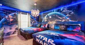 5 bedrooms, individually decorated, individually furnished, bed sheets - Extraordinary 5BR Private Pool Near Disney Area! (Davenport)