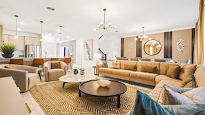 House, Multiple Beds, Pool Access (2913PS SL_04) | Living area