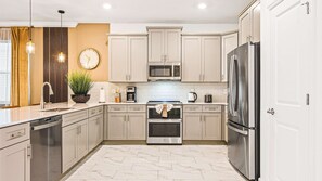 Casa, varias camas, acceso a la alberca (2913PS SL_04) | Cocina privada | Cafetera y tetera 