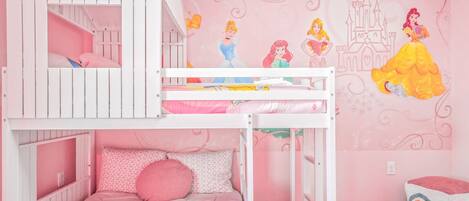 House, Multiple Beds, Pool Access, Pool View (1167AB WIR_05) | 5 bedrooms, individually decorated, individually furnished, bed sheets