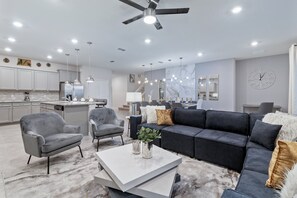 House, Multiple Beds, Pool Access (2160LC WIR_02) | Living area - Windsor Island Superheroes And Wizards 2160 (Davenport)