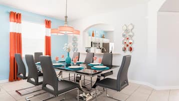 House, Multiple Beds, Pool Access (7720TB WH) | Dining