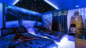 5 bedrooms, individually decorated, individually furnished, bed sheets - No Rear Neighbor Private Pool/spa Game Near Disney (Kissimmee)