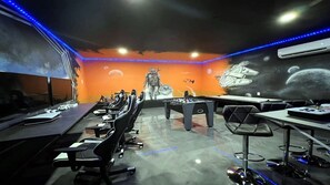 Game room - Family-friendly Oasis With Game Room & Pool (Kissimmee)
