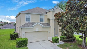 Exterior - Highland View 6BR Villa Private Pool Near Disney (Kissimmee)