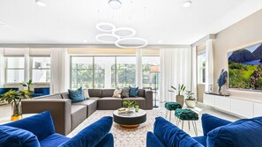 House, Multiple Beds, Pool Access (1582MCW Solara_01) | Living area