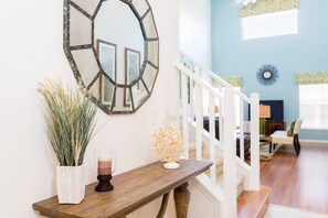 Maison, plusieurs lits, accès piscine, vue piscine | Intérieur